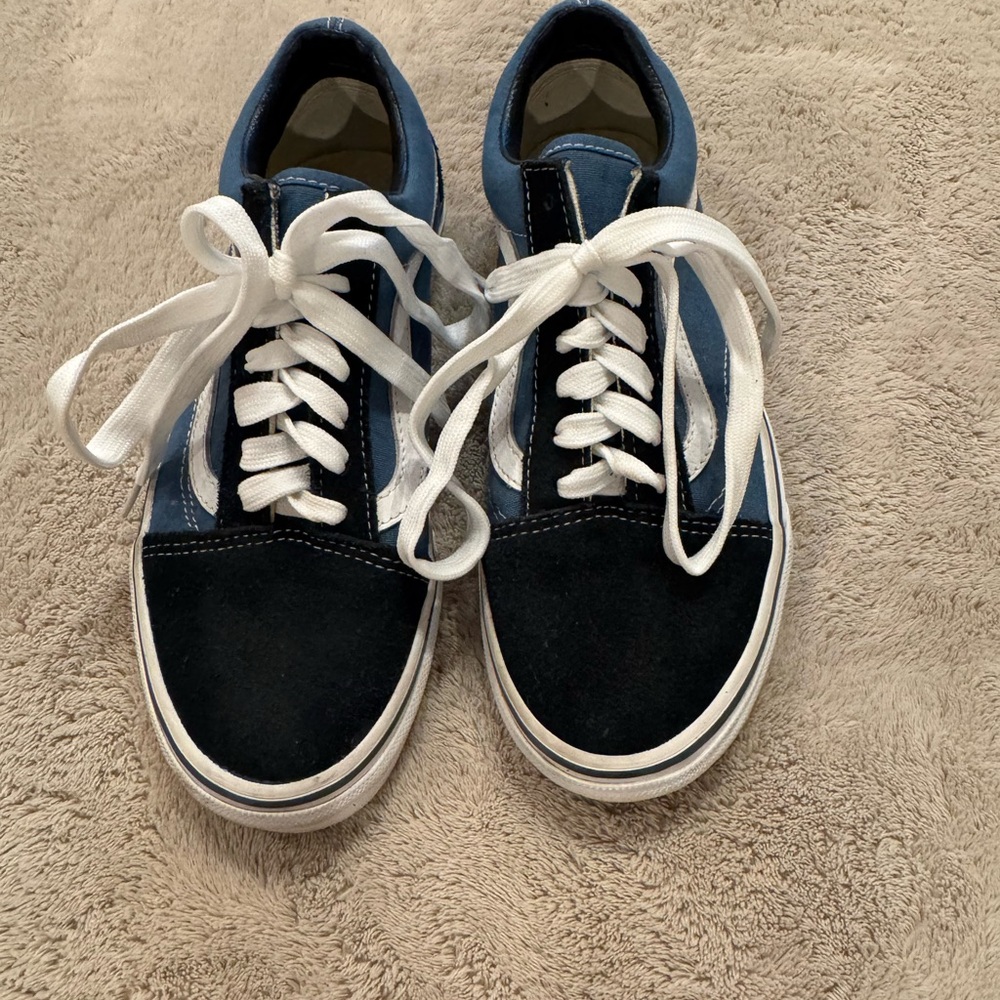 Blue and Black Men’s Old Skool Vans with White Laces Size 4.5